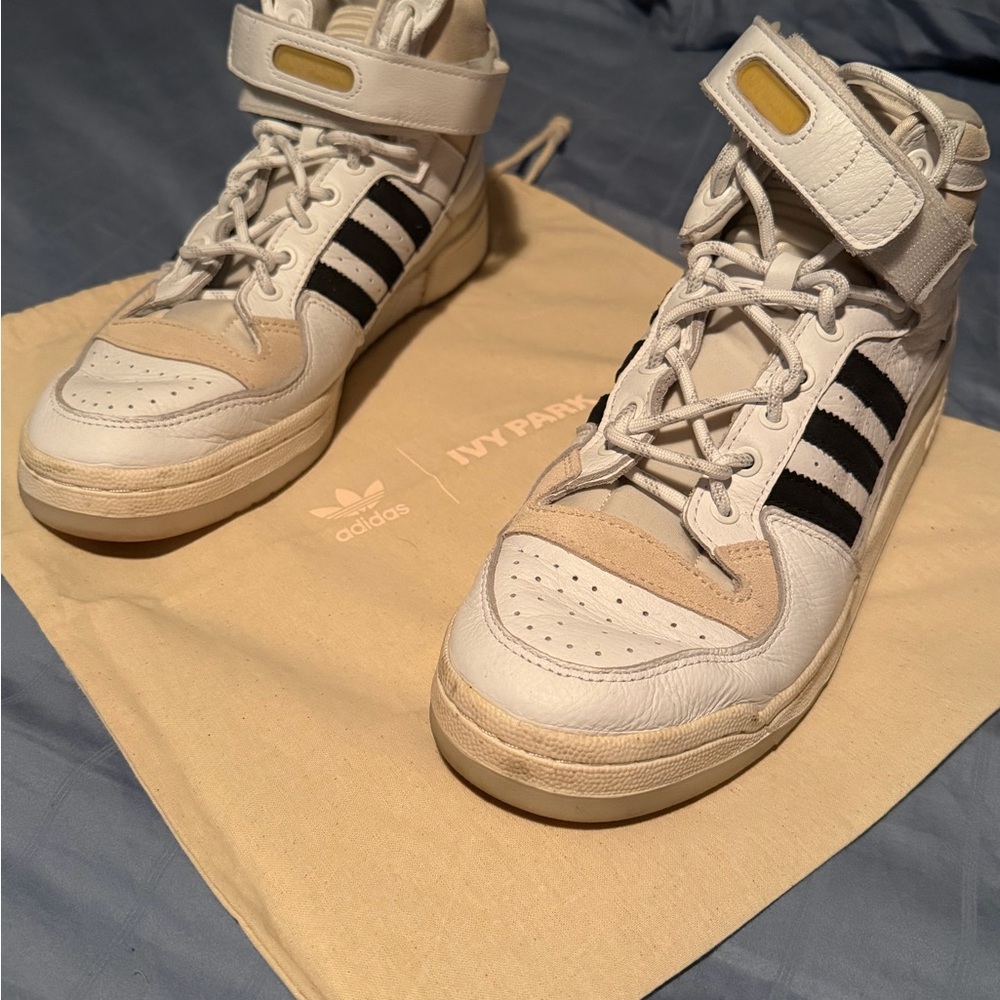 Adidas ivy park sneakers with drawstring bag